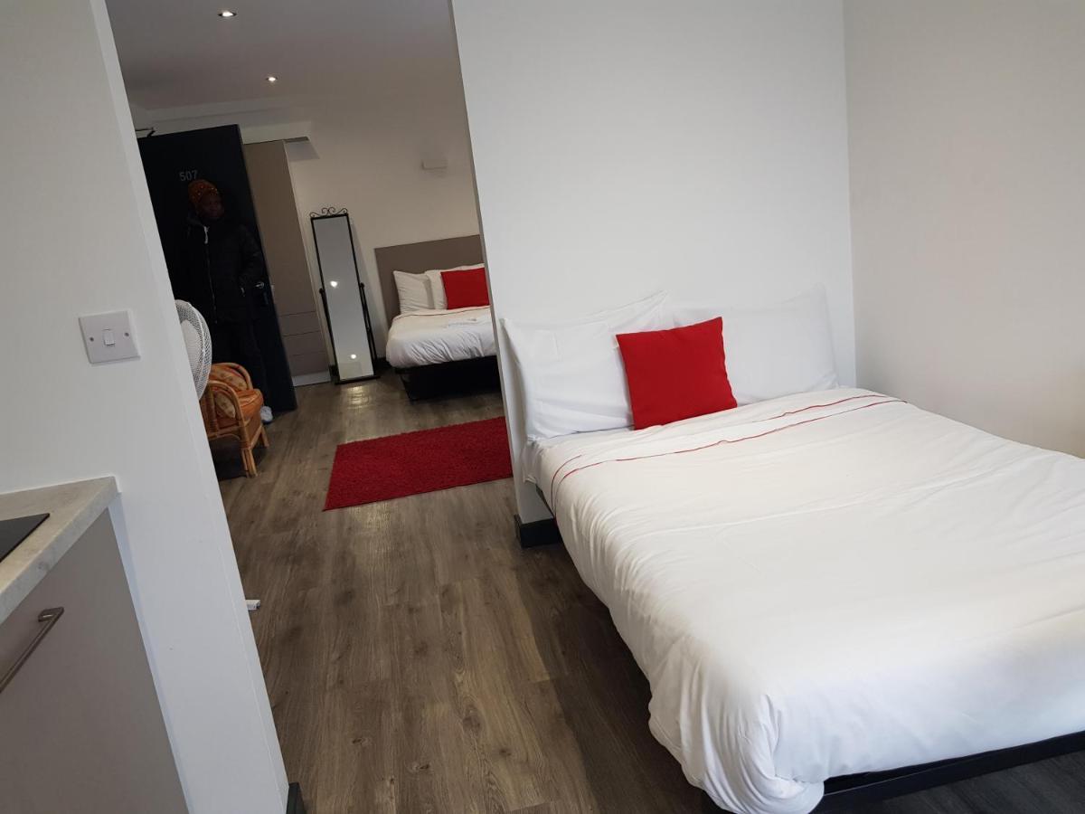 Peace Apartments - Luton Zewnętrze zdjęcie